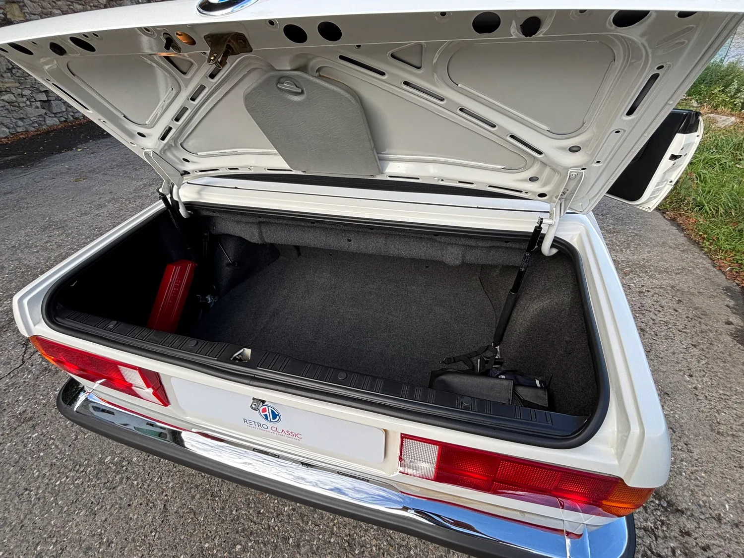 L’ancienne du jour : BMW E30 325i Cabriolet 1986 à vendre, un exemplaire de collection en Alpine White