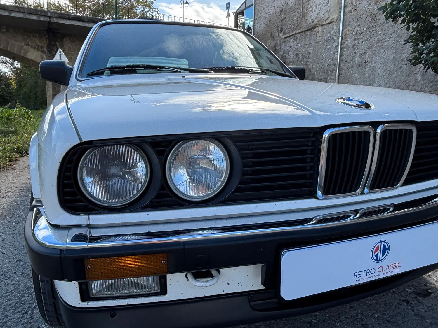 L’ancienne du jour : BMW E30 325i Cabriolet 1986 à vendre, un exemplaire de collection en Alpine White