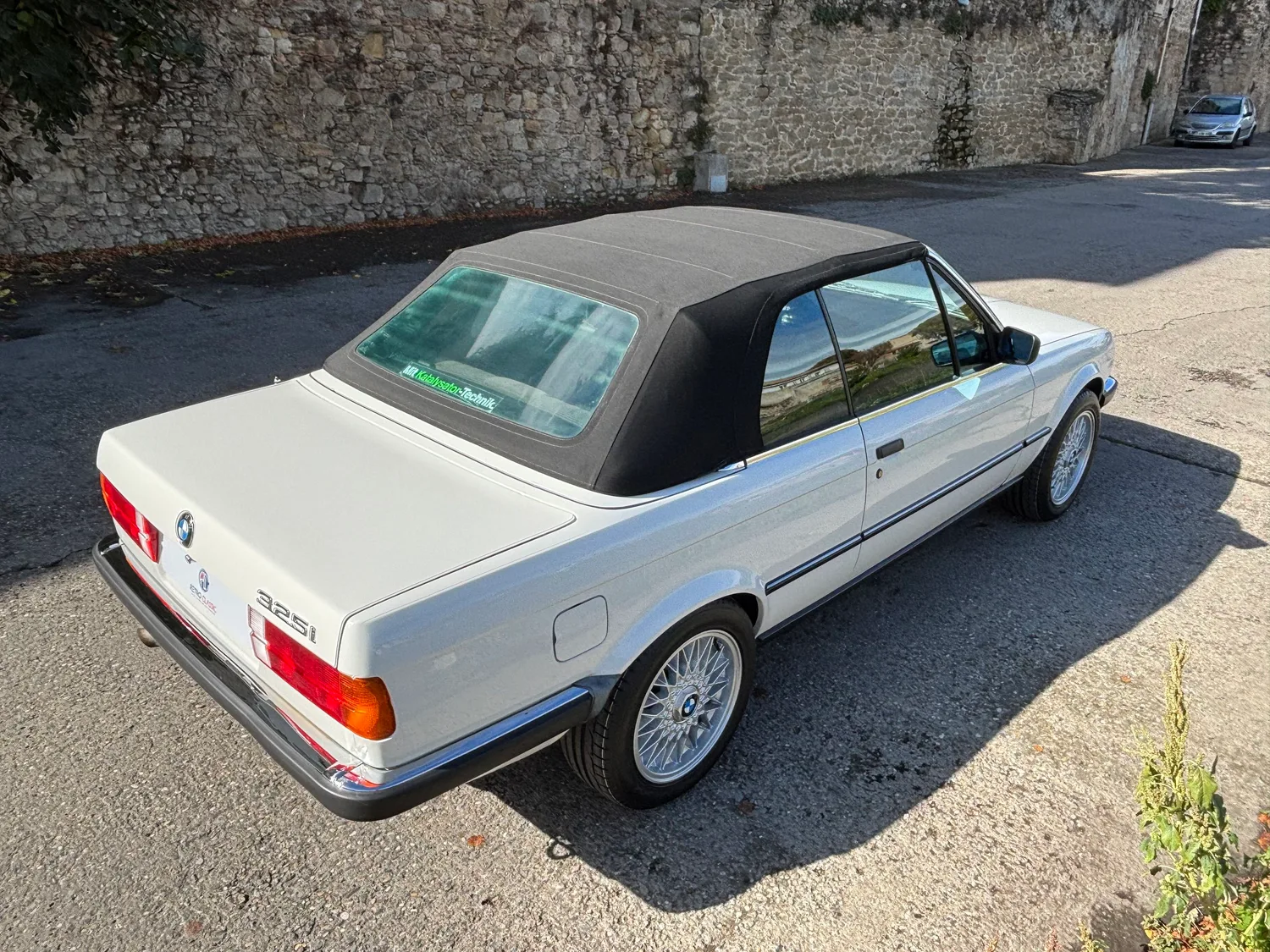 L’ancienne du jour : BMW E30 325i Cabriolet 1986 à vendre, un exemplaire de collection en Alpine White