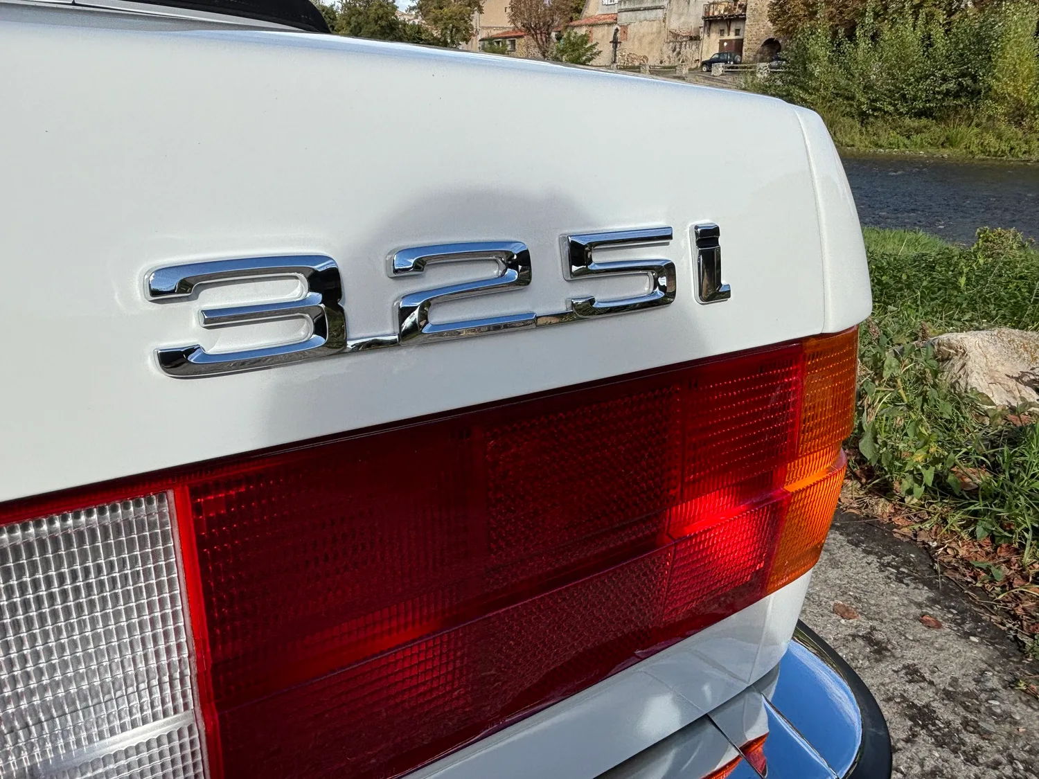 L’ancienne du jour : BMW E30 325i Cabriolet 1986 à vendre, un exemplaire de collection en Alpine White