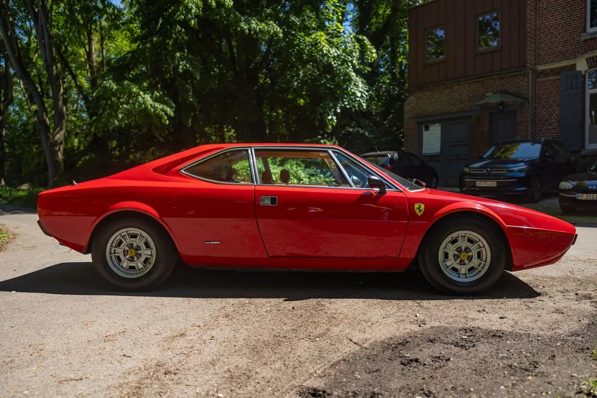 L’ancienne du jour : Ferrari Dino 308 GT4 de 1975 à vendre, une 2+2 à moteur central signée Bertone L’ancienne du jour : Ferrari Dino 308 GT4 de 1975 à vendre, une 2+2 à moteur central signée Bertone