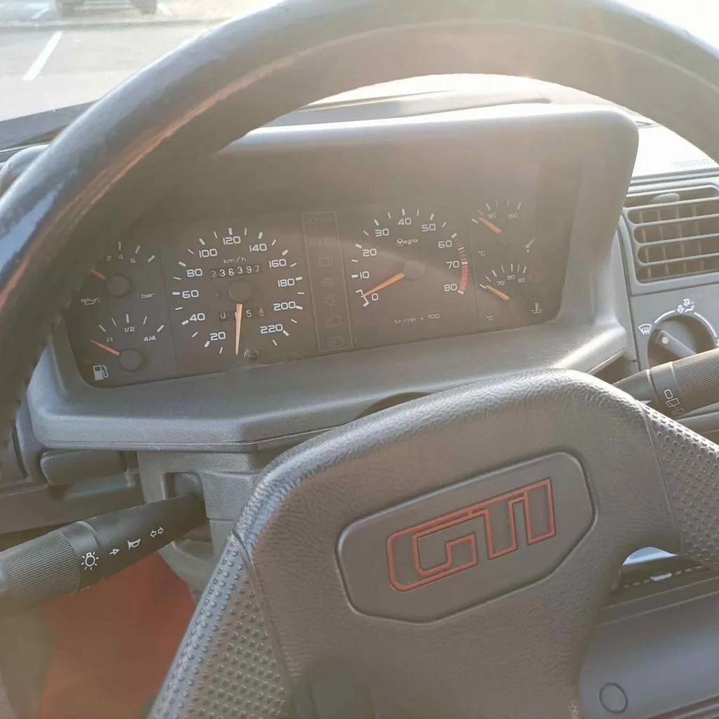 Peugeot 205 GTI 1.6 de 1987 à vendre : 115 ch, configuration d'origine, 16 200 €
