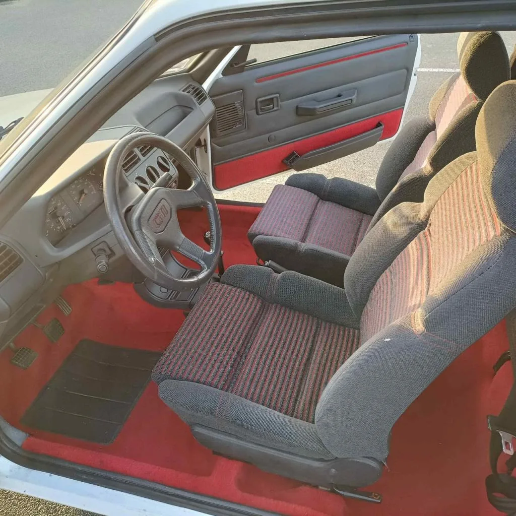 Peugeot 205 GTI 1.6 de 1987 à vendre : 115 ch, configuration d'origine, 16 200 €