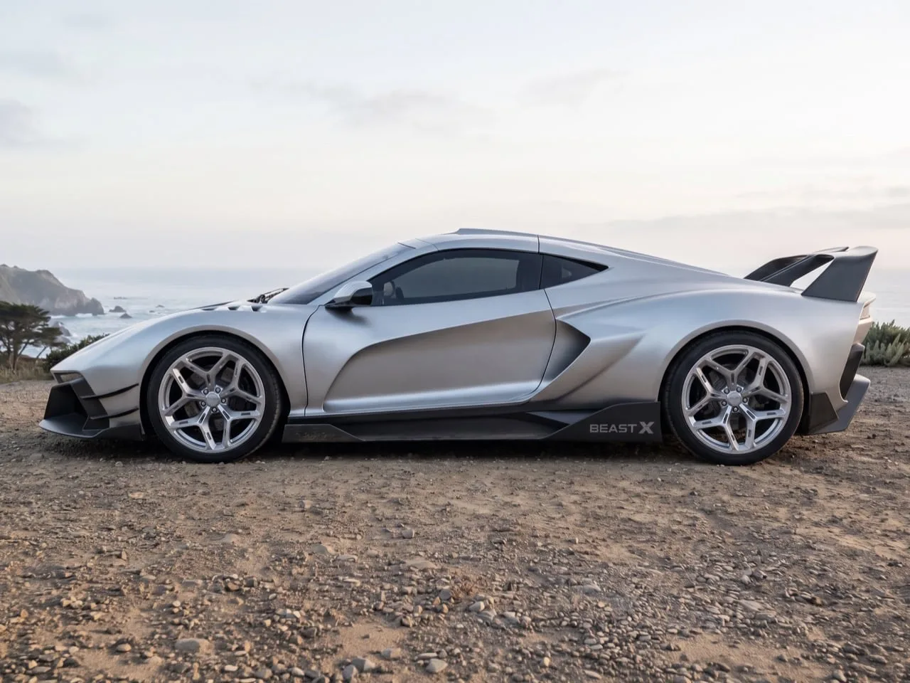 Rezvani Beast X : 1 560 ch, cinq exemplaires et un kit aéro de chasseur à réaction posé sur une Corvette Rezvani Beast X : 1 560 ch, cinq exemplaires et un kit aéro de chasseur à réaction posé sur une Corvette