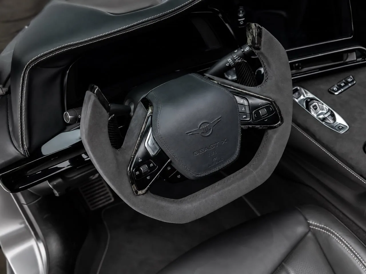 Rezvani Beast X : 1 560 ch, cinq exemplaires et un kit aéro de chasseur à réaction posé sur une Corvette Rezvani Beast X : 1 560 ch, cinq exemplaires et un kit aéro de chasseur à réaction posé sur une Corvette