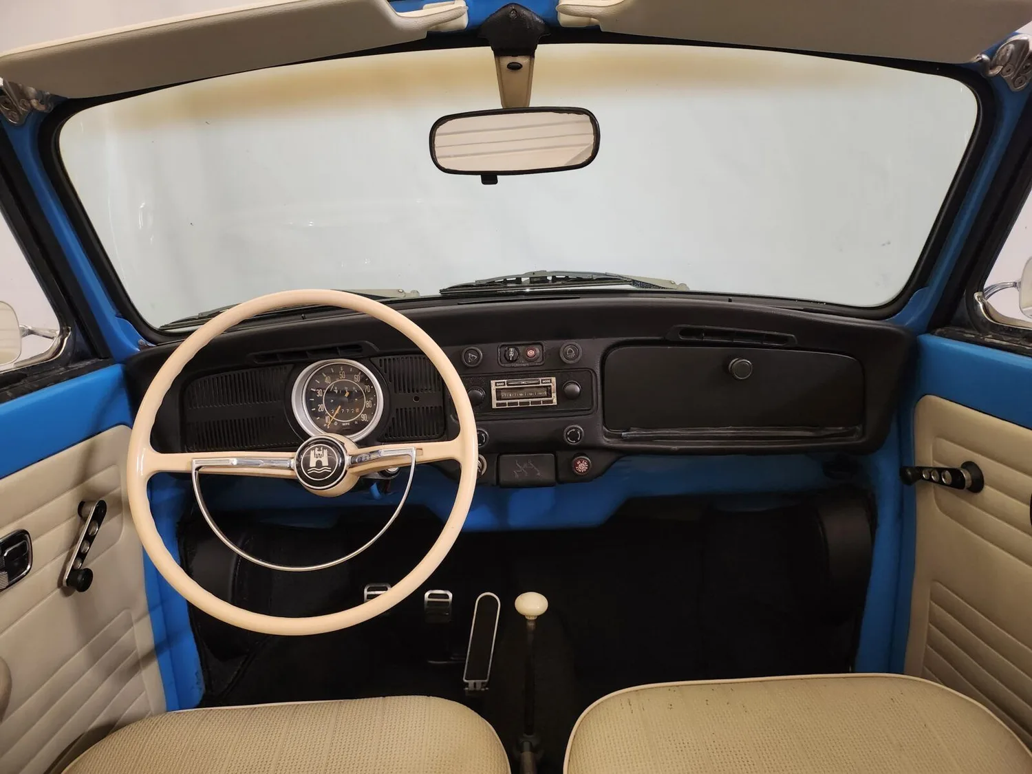 VW Coccinelle 1302 Cabriolet 1971 à vendre : une rescapée de Floride en carte grise collection VW Coccinelle 1302 Cabriolet 1971 à vendre : une rescapée de Floride en carte grise collection