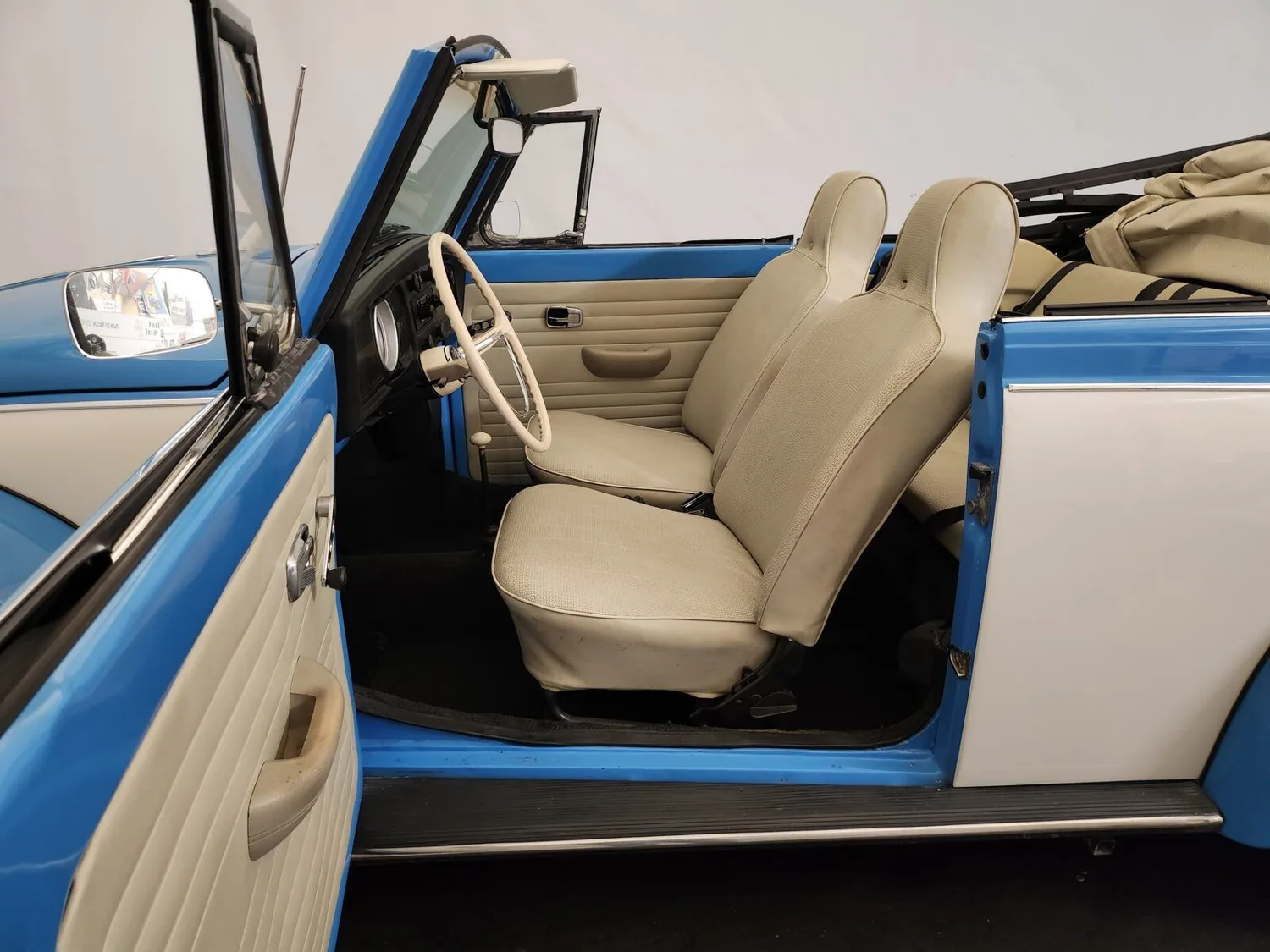 VW Coccinelle 1302 Cabriolet 1971 à vendre : une rescapée de Floride en carte grise collection VW Coccinelle 1302 Cabriolet 1971 à vendre : une rescapée de Floride en carte grise collection