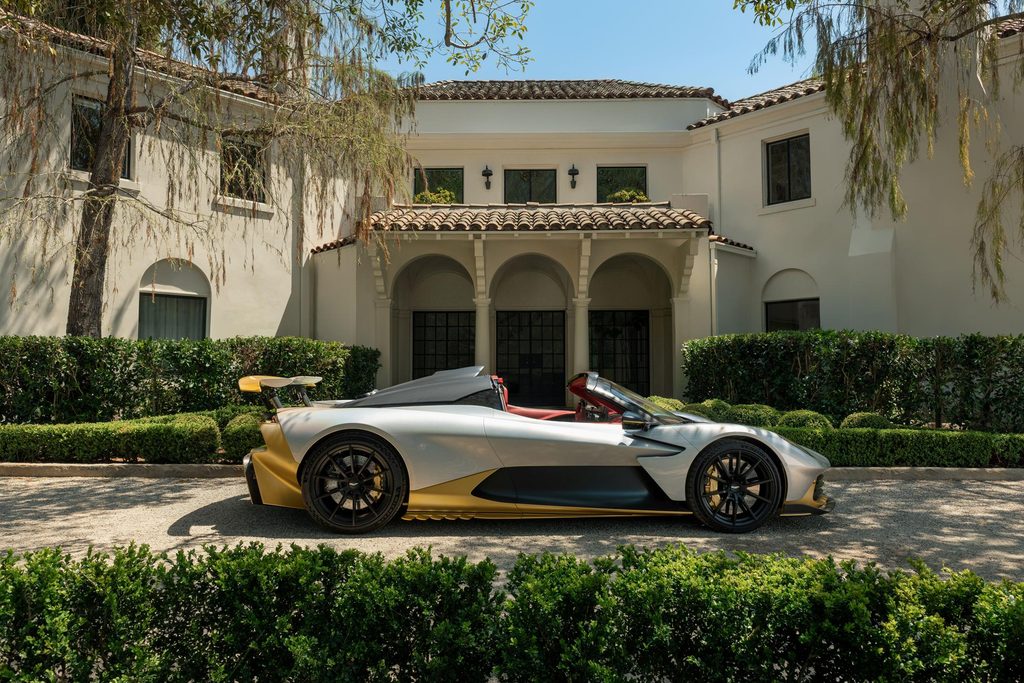 Aston Martin Valhalla Spider : un roadster hybride de 1 079 ch capable d’atteindre 350 km/h