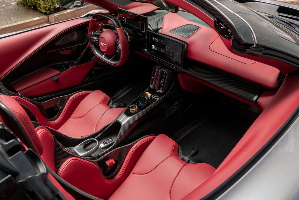 Aston Martin Valhalla Spider : un roadster hybride de 1 079 ch capable d’atteindre 350 km/h