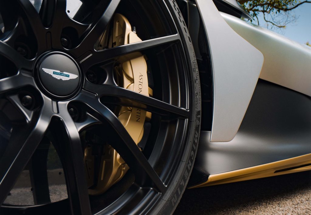 Aston Martin Valhalla Spider : un roadster hybride de 1 079 ch capable d’atteindre 350 km/h