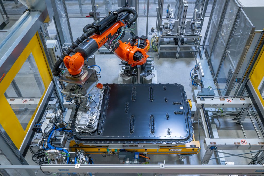 BMW ouvre son usine de batteries en Bavière