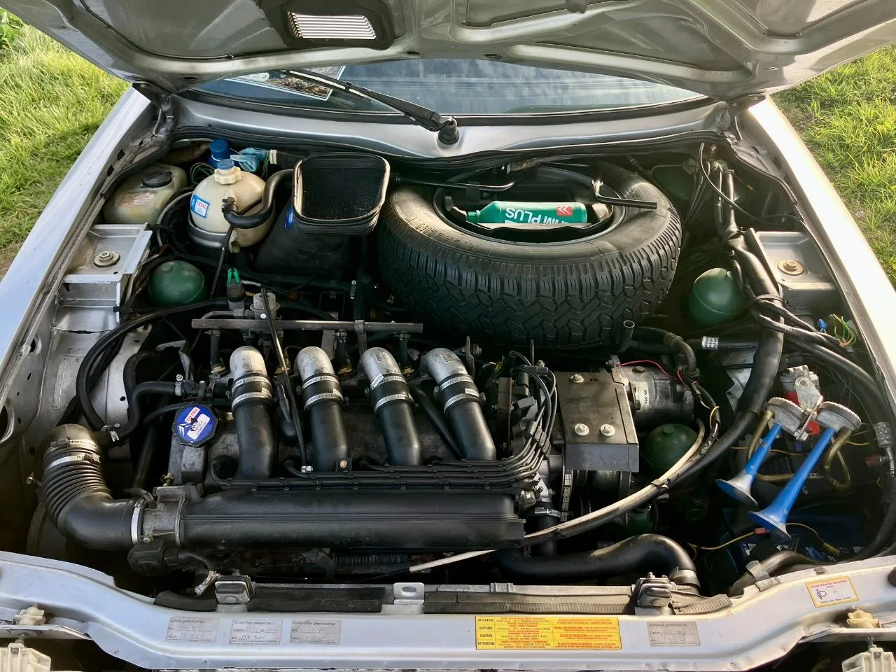 Citroën CX 25 GTI 1987 à vendre : une berline de prestige avec intérieur Cassis, en Suisse Citroën CX 25 GTI 1987 à vendre : une berline de prestige avec intérieur Cassis, en Suisse