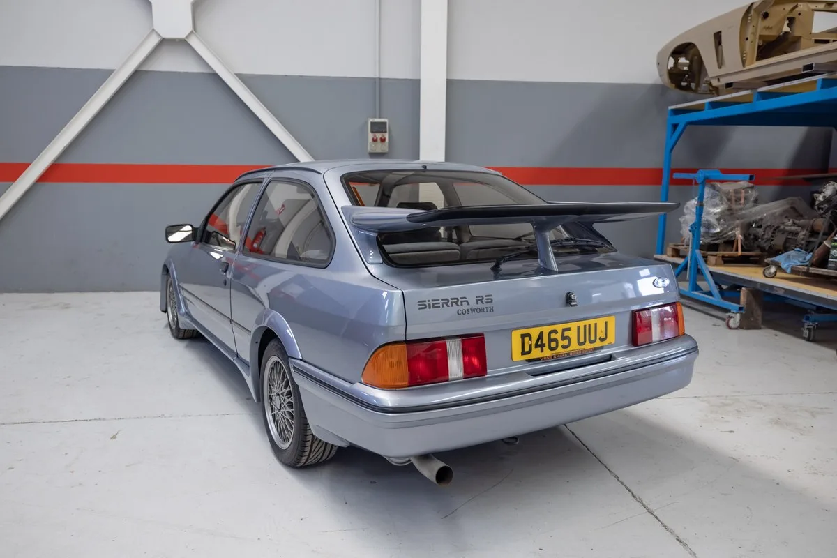 Ford Sierra RS Cosworth 1986 : un exemplaire d'origine à vendre aux enchères en France