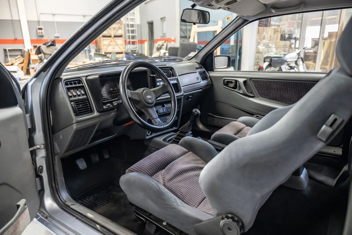 Ford Sierra RS Cosworth 1986 : un exemplaire d'origine à vendre aux enchères en France