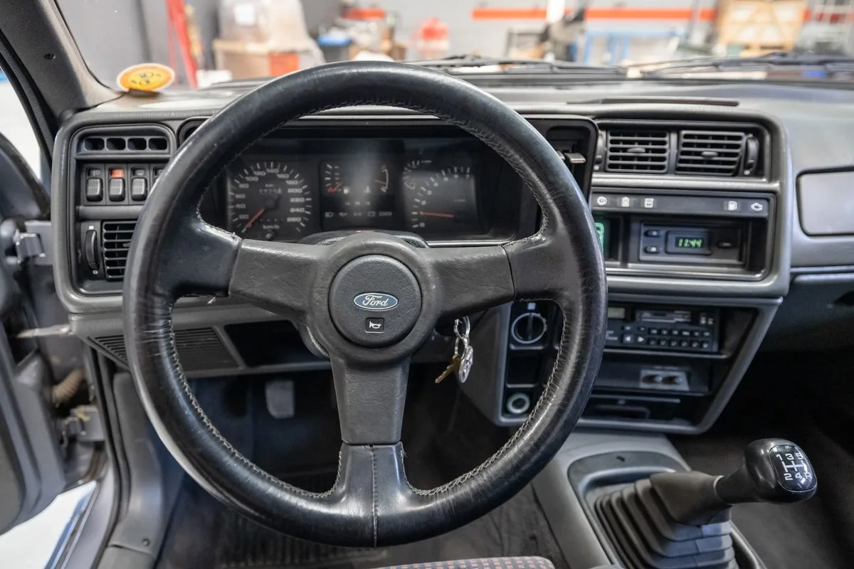 Ford Sierra RS Cosworth 1986 : un exemplaire d'origine à vendre aux enchères en France