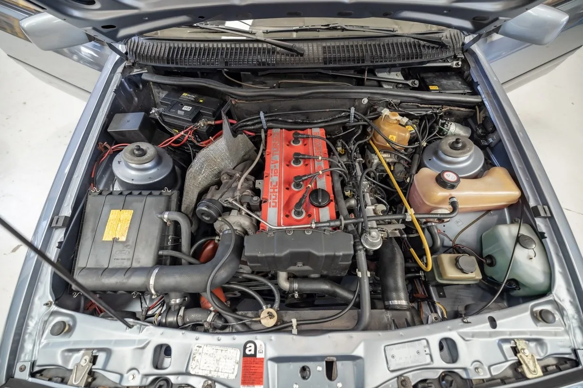 Ford Sierra RS Cosworth 1986 : un exemplaire d'origine à vendre aux enchères en France
