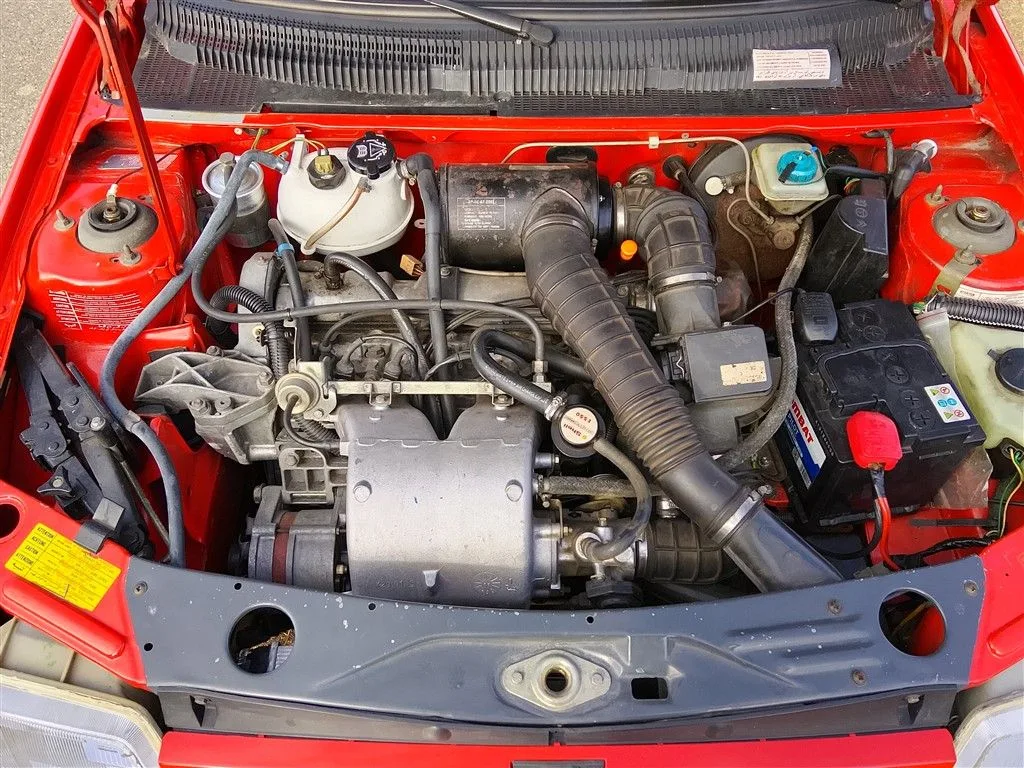 L’ancienne du jour : Peugeot 205 CTI 1986 à vendre, un cabriolet de première année en rouge Vallelunga L’ancienne du jour : Peugeot 205 CTI 1986 à vendre, un cabriolet de première année en rouge Vallelunga