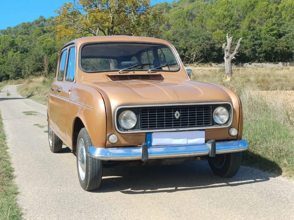 L’ancienne du jour : Renault 4L de 1976 à vendre, une deuxième main d'origine, sans rouille, en teinte rarissime