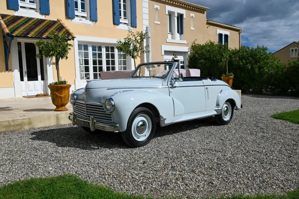 Peugeot 203 Cabriolet 1953 à vendre : un cabriolet d’après-guerre rarissime et magnifiquement restauré Peugeot 203 Cabriolet 1953 à vendre : un cabriolet d'après-guerre rarissime et magnifiquement restauré