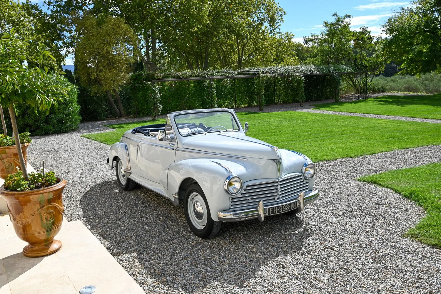 Peugeot 203 Cabriolet 1953 à vendre : un cabriolet d'après-guerre rarissime et magnifiquement restauré Peugeot 203 Cabriolet 1953 à vendre : un cabriolet d'après-guerre rarissime et magnifiquement restauré