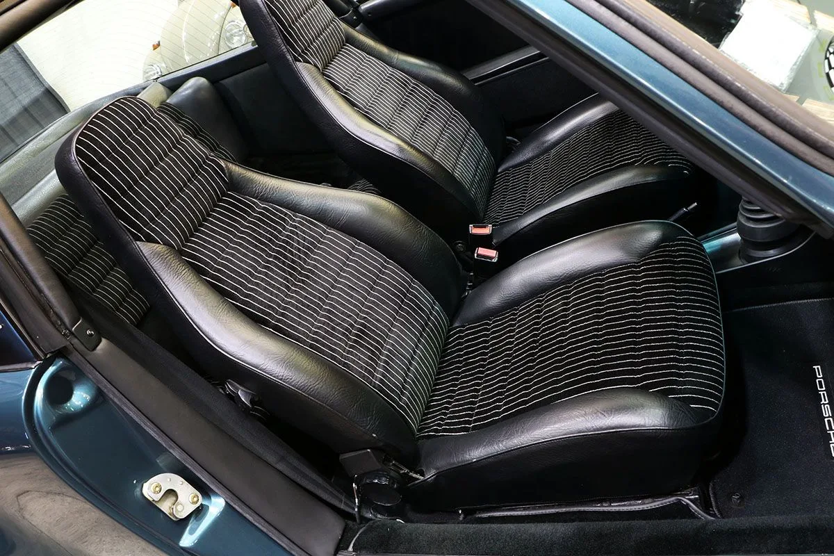 Porsche 911 SC 3.0 Targa 1982 à vendre : un exemplaire restauré en bleu pétrole métallisé Porsche 911 SC 3.0 Targa 1982 à vendre : un exemplaire restauré en bleu pétrole métallisé